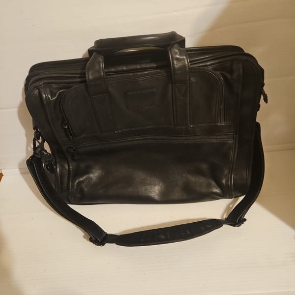 TUMI Alpha Black Leather Laptop Business Commuter Bag 9601D3 - Picture 2 of 14